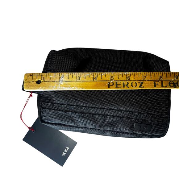 TUMI black Nylon Travel accessory zippered toiletry cosmetic bag pouch NEW - Picture 3 of 7